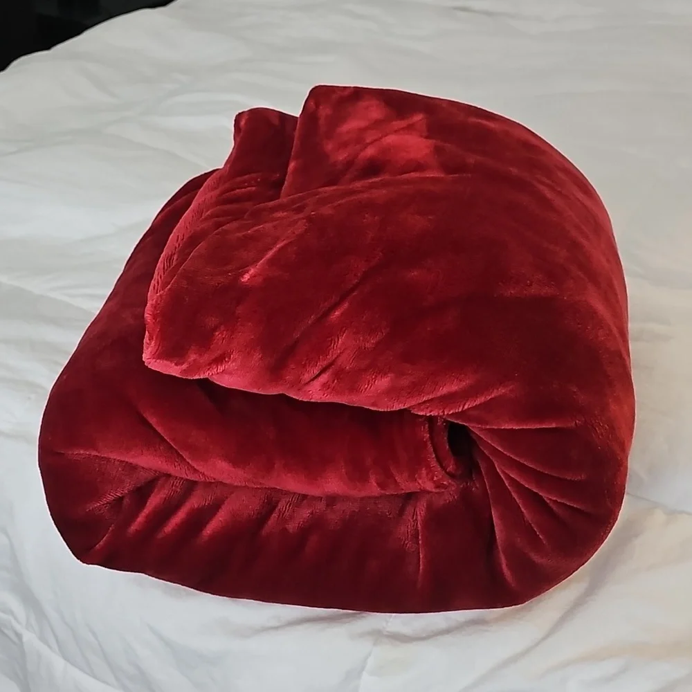 Ralph Lauren Red MicrominkQueen Blanket